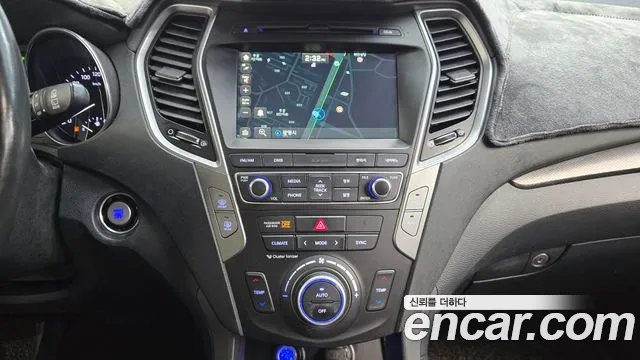 Hyundai Santa Fe 2016 thumb 12