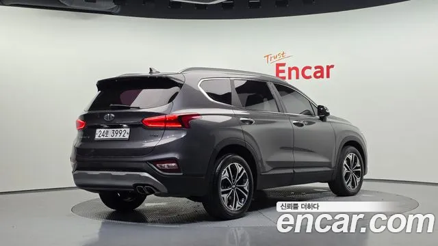 Hyundai Santa Fe 2018 thumb 2