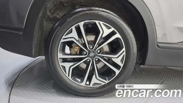 Hyundai Santa Fe 2018 thumb 5
