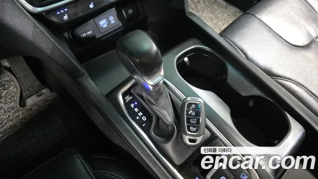 Hyundai Santa Fe 2018 thumb 9