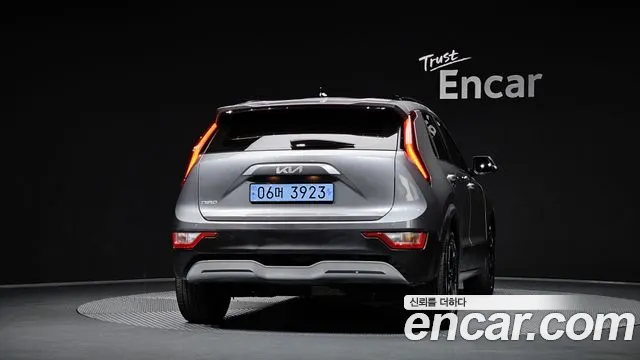Kia Niro 2023 thumb 4