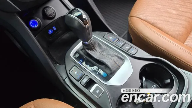 Hyundai Santa Fe 2016 thumb 9