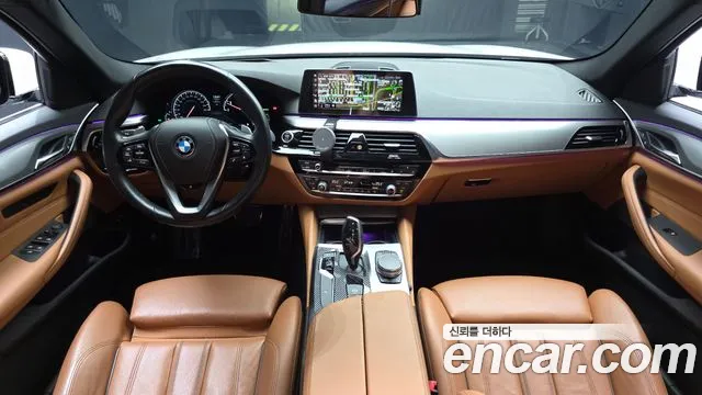 BMW 5-Series 2017 thumb 7