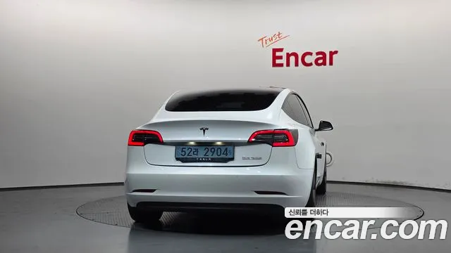 Tesla Model 3 2020 thumb 4