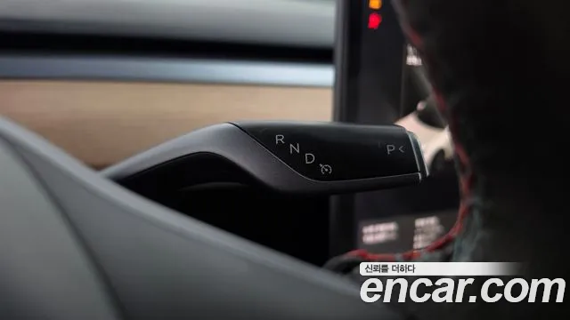 Tesla Model 3 2020 thumb 9