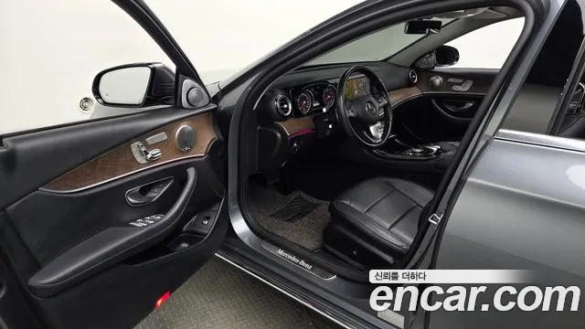 Mercedes-Benz E-Класс 2018 thumb 9