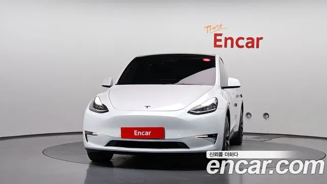 Tesla Model Y 2021 thumb 3