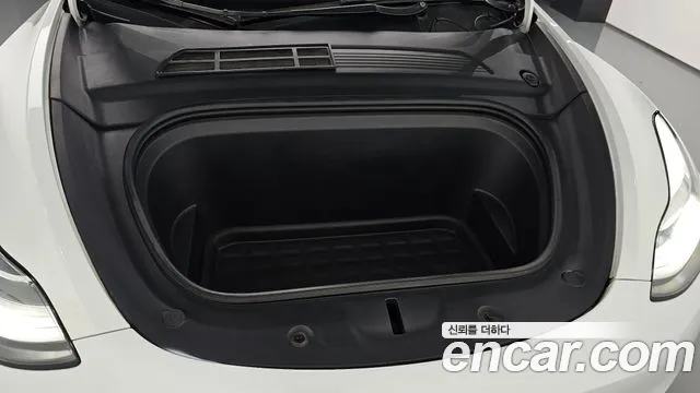 Tesla Model Y 2021 thumb 6