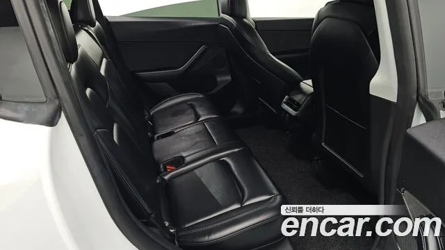 Tesla Model Y 2021 thumb 12