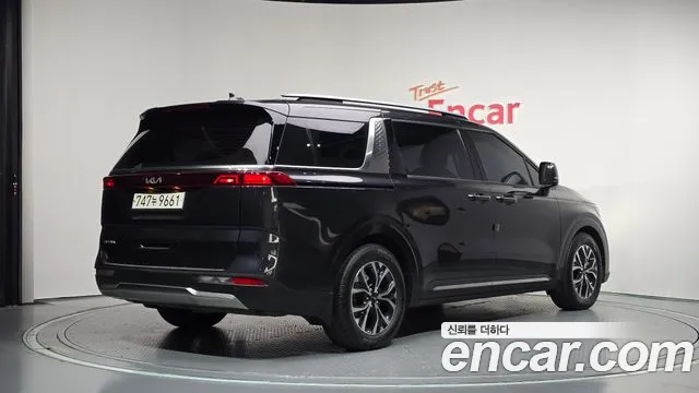 Kia Carnival 2023 thumb 2