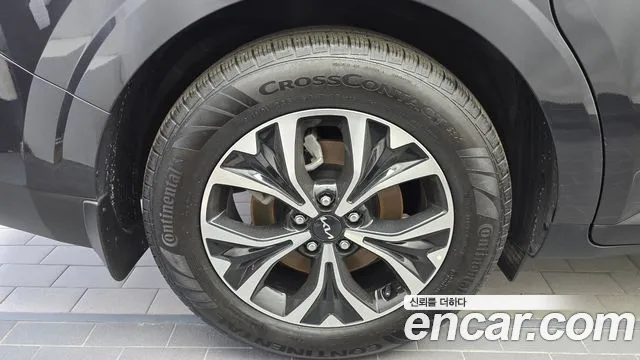 Kia Carnival 2023 thumb 5