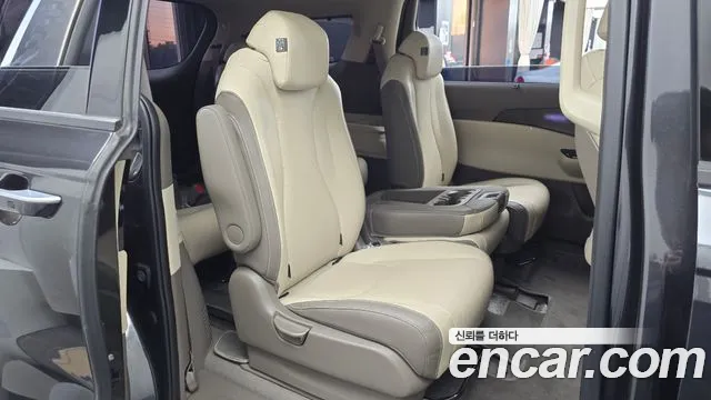 Kia Carnival 2023 thumb 11