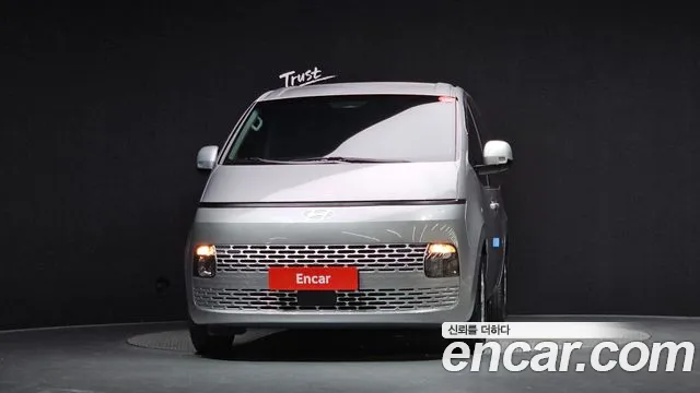 Hyundai Staria 2025 thumb 3
