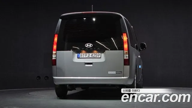 Hyundai Staria 2025 thumb 4