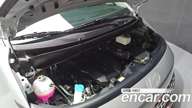Hyundai Staria 2025 thumb 6