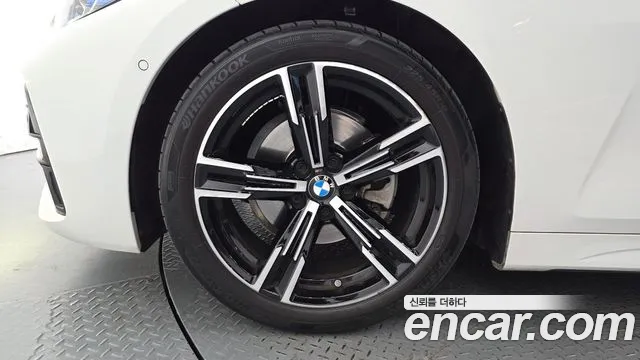 BMW 4-Series 2022 thumb 5