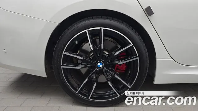 BMW 3-Series 2025 thumb 5