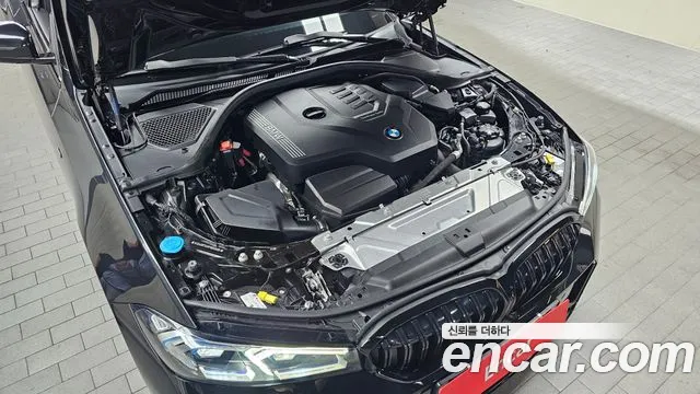 BMW 3-Series 2023 thumb 5