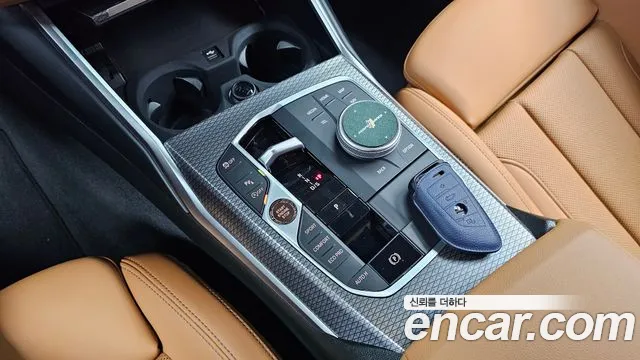 BMW 3-Series 2023 thumb 8