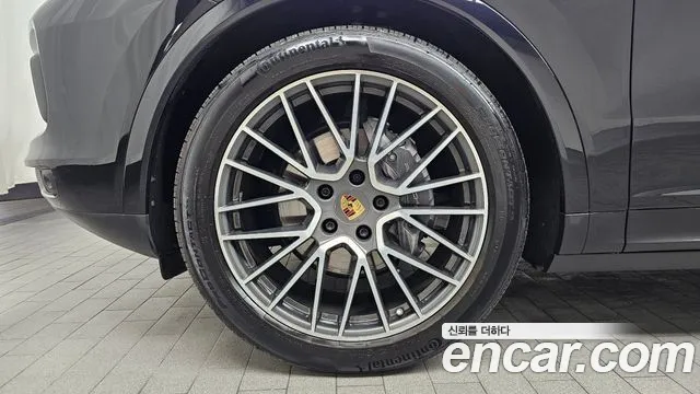 Porsche Cayenne 2021 thumb 5