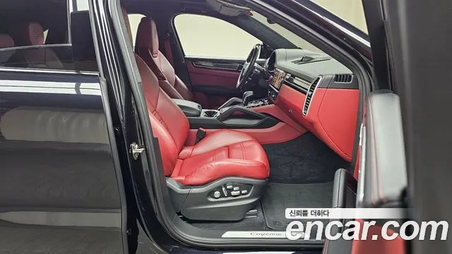 Porsche Cayenne 2021 thumb 11