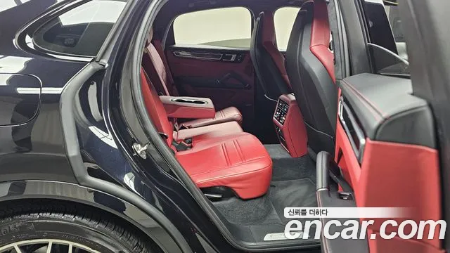 Porsche Cayenne 2021 thumb 12