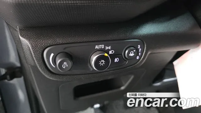 ChevroletGMDaewoo TrailBlazer 2020 thumb 12