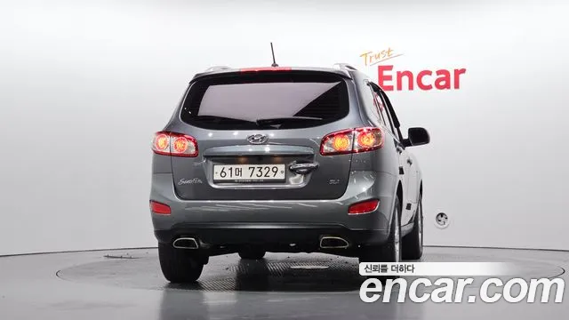 Hyundai Santa Fe 2011 thumb 4