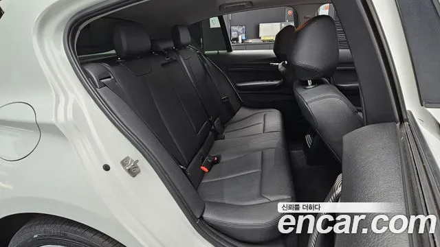 BMW 1-Series 2013 thumb 11