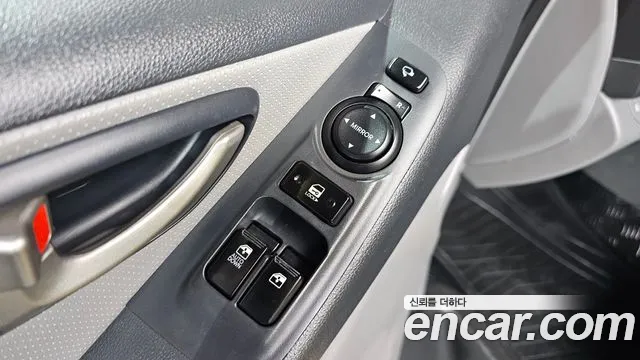 Hyundai Starex 2014 thumb 11