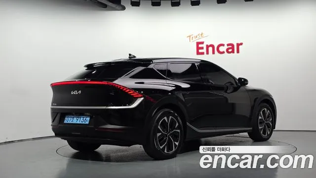 Kia EV6 2023 thumb 2
