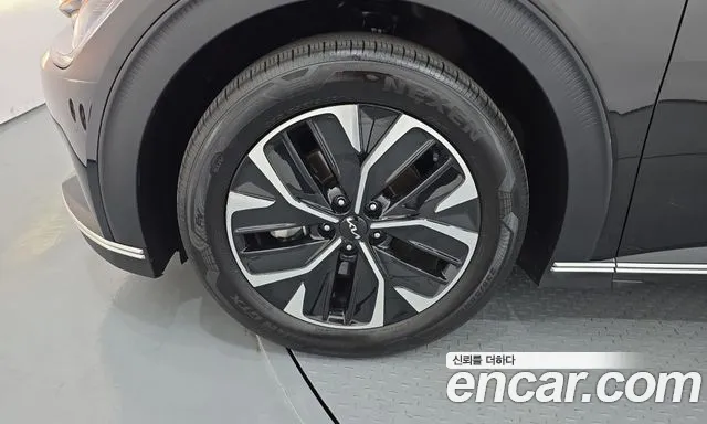Kia EV6 2023 thumb 5