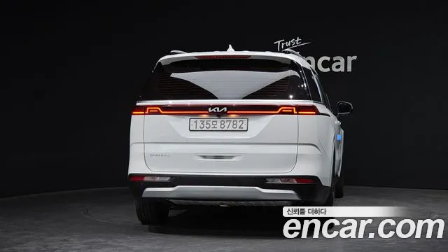 Kia Carnival 2023 thumb 4