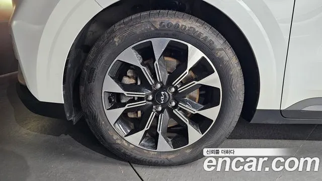 Kia Carnival 2023 thumb 5