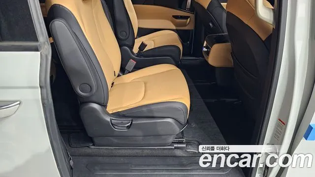 Kia Carnival 2023 thumb 11