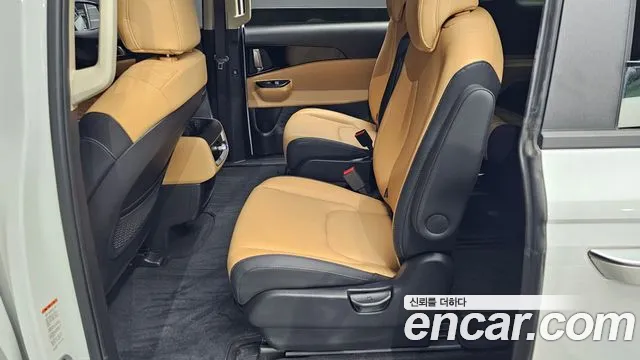 Kia Carnival 2023 thumb 12