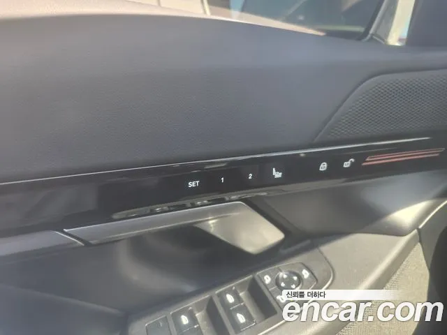 BMW 5-Series 2023 thumb 7