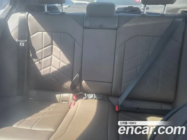 BMW 5-Series 2023 thumb 9