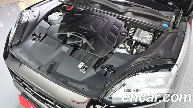 Porsche Cayenne 2024 thumb 6