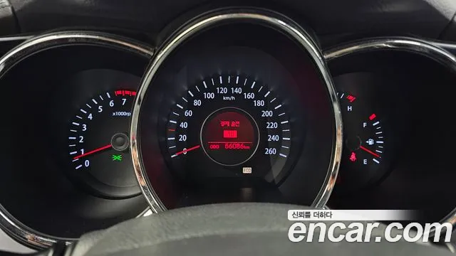 Kia K5 2010 thumb 8