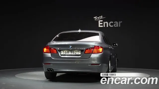 BMW 5-Series 2014 thumb 4