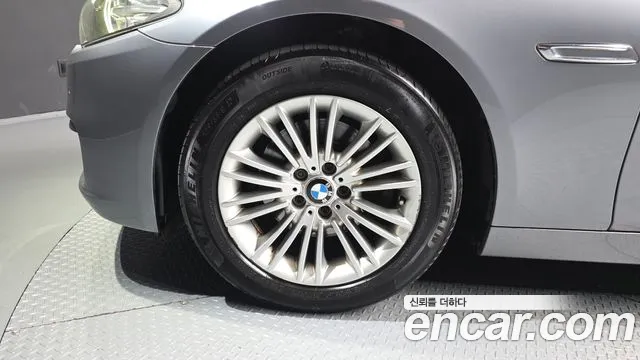BMW 5-Series 2014 thumb 5