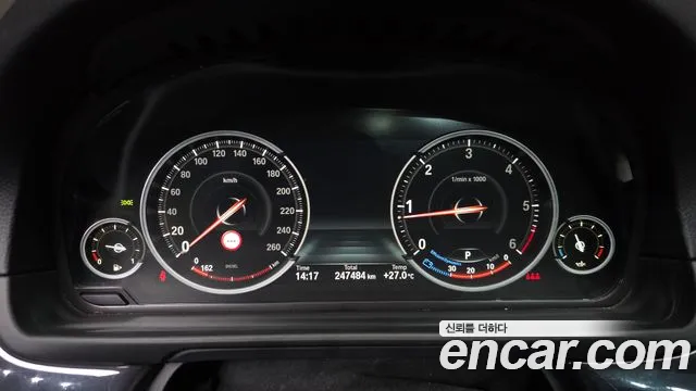 BMW 5-Series 2014 thumb 8