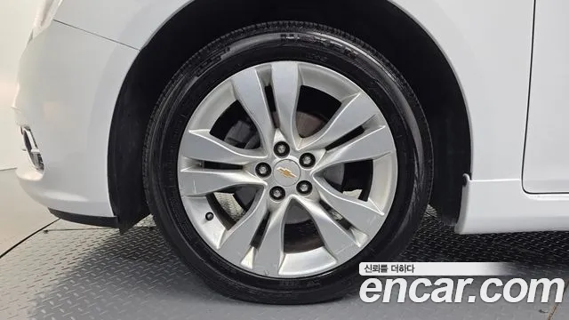 ChevroletGMDaewoo Cruze 2013 thumb 5