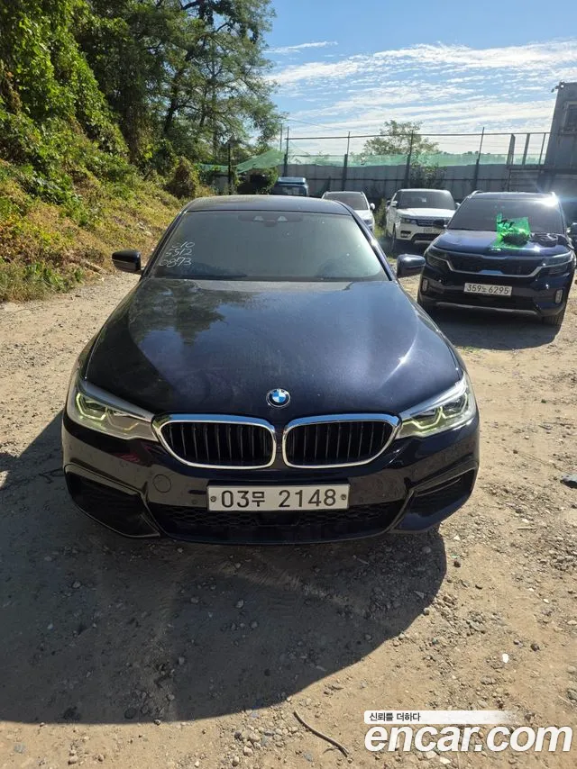 BMW 5-Series 2017 thumb 12
