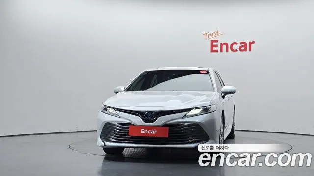 Toyota Camry 2020 thumb 3