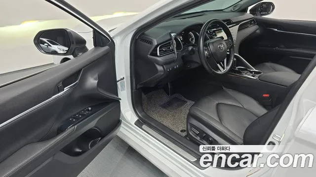 Toyota Camry 2020 thumb 10