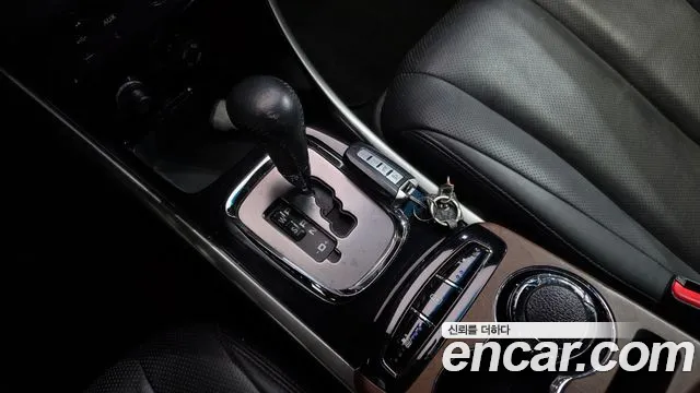 KG_Mobility_Ssangyong Chairman 2014 thumb 9