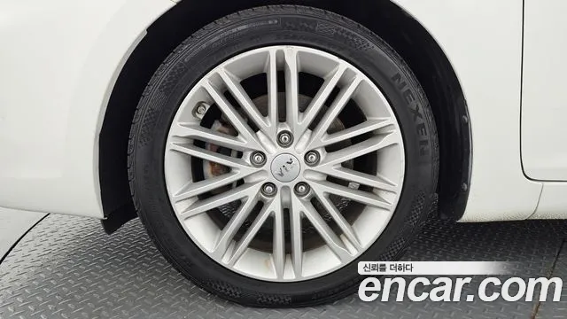 Kia Carens 2016 thumb 5