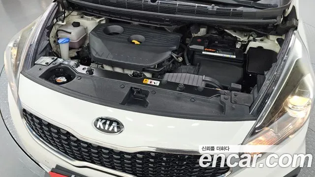 Kia Carens 2016 thumb 6